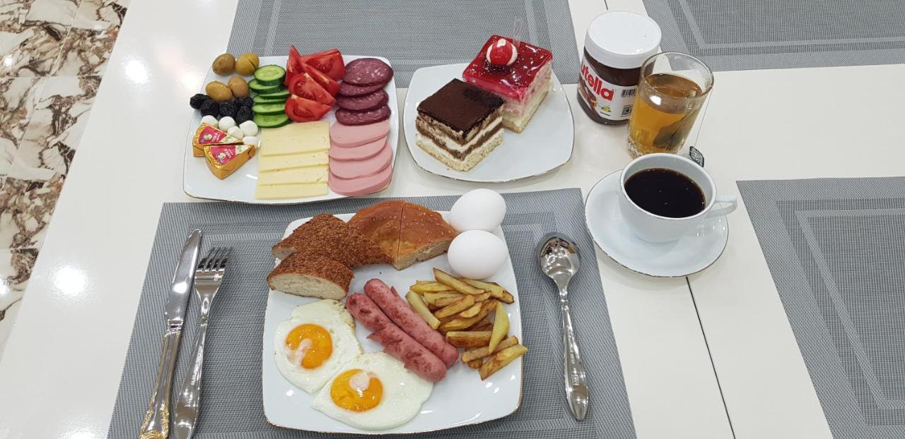 Hotel Sharq Душанбе Екстериор снимка