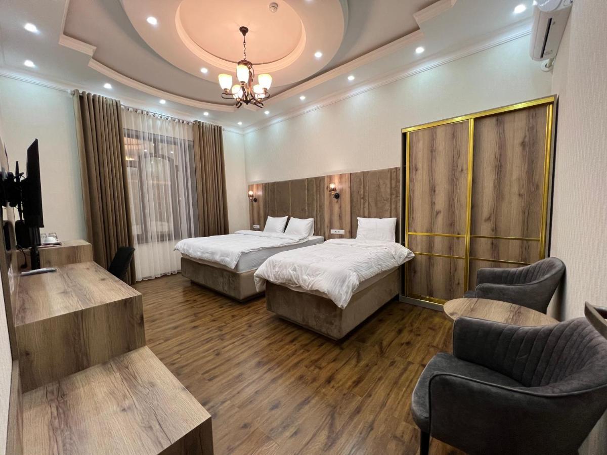 Hotel Sharq Душанбе Екстериор снимка