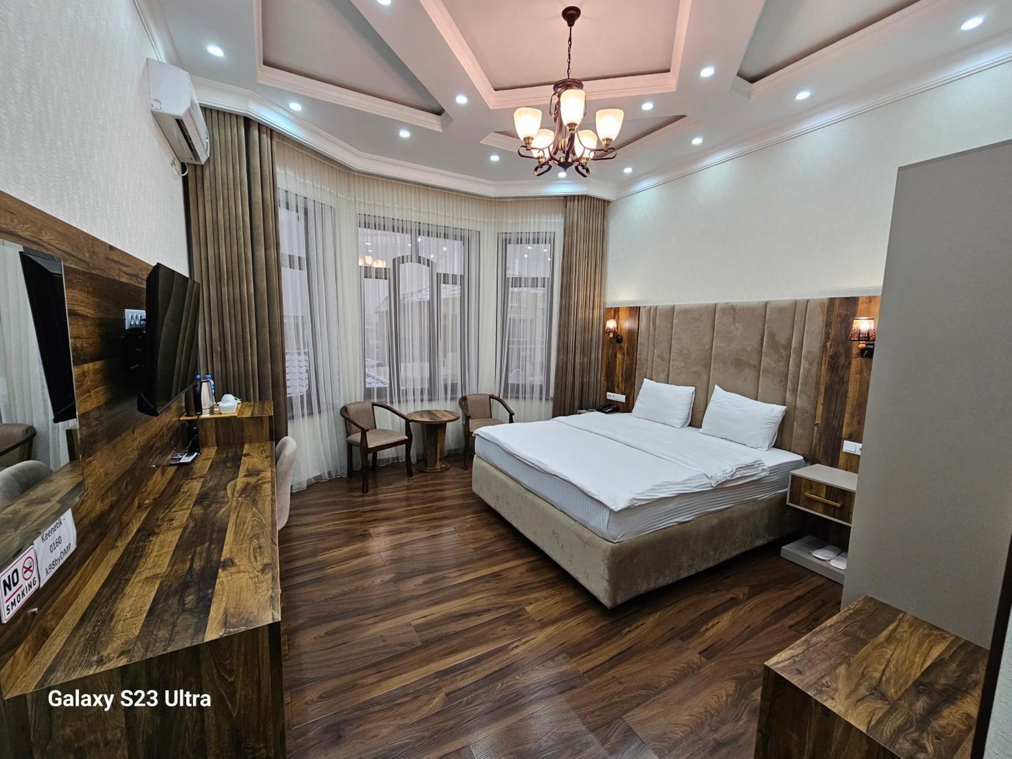 Hotel Sharq Душанбе Екстериор снимка
