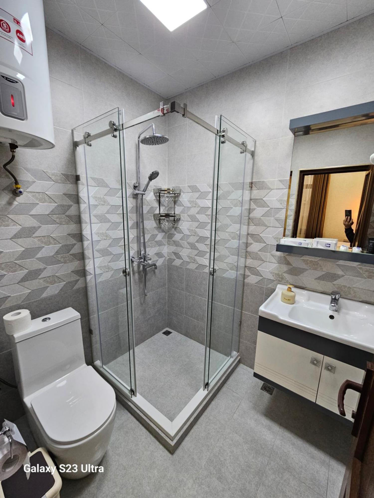 Hotel Sharq Душанбе Екстериор снимка