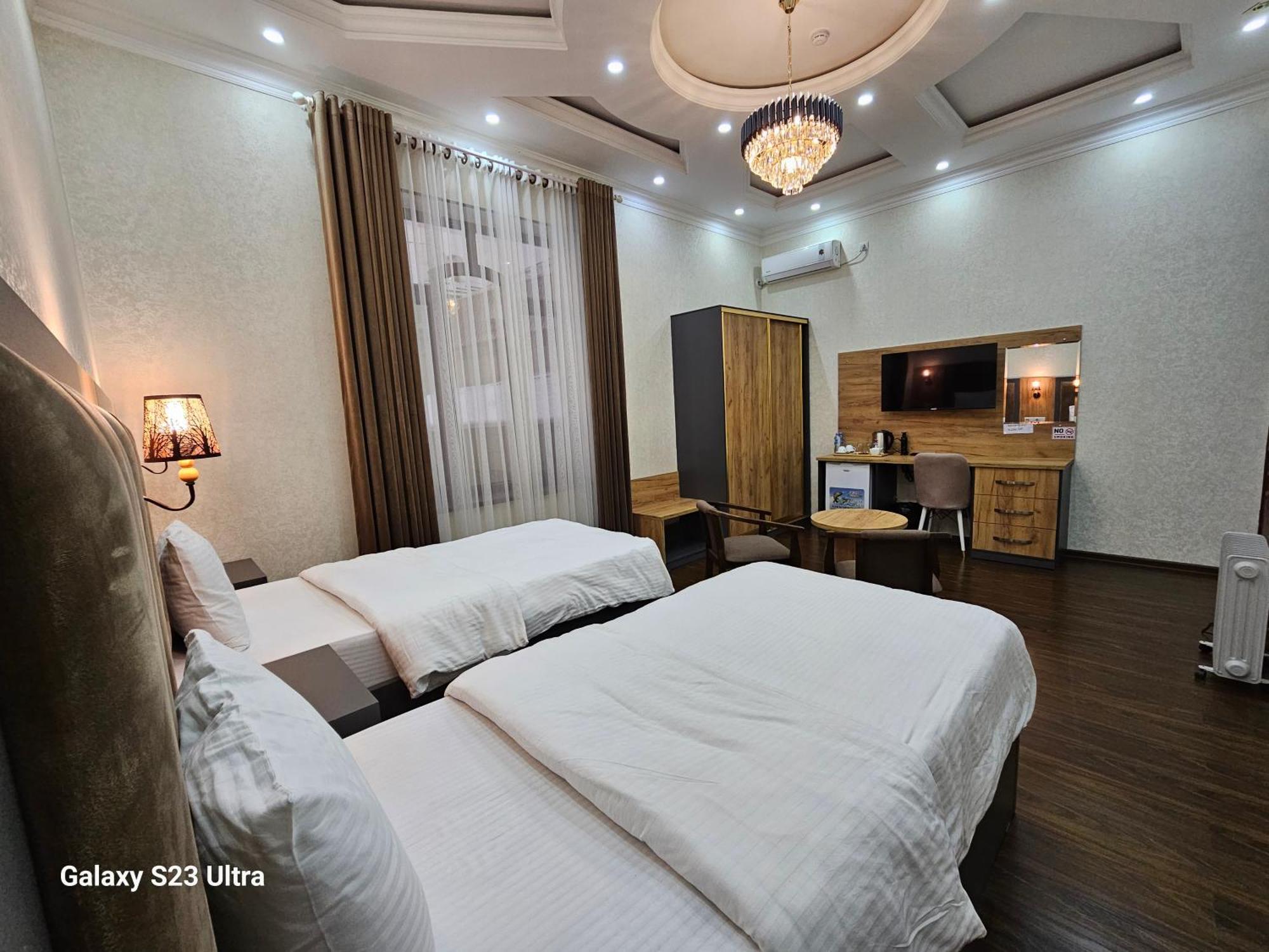 Hotel Sharq Душанбе Екстериор снимка