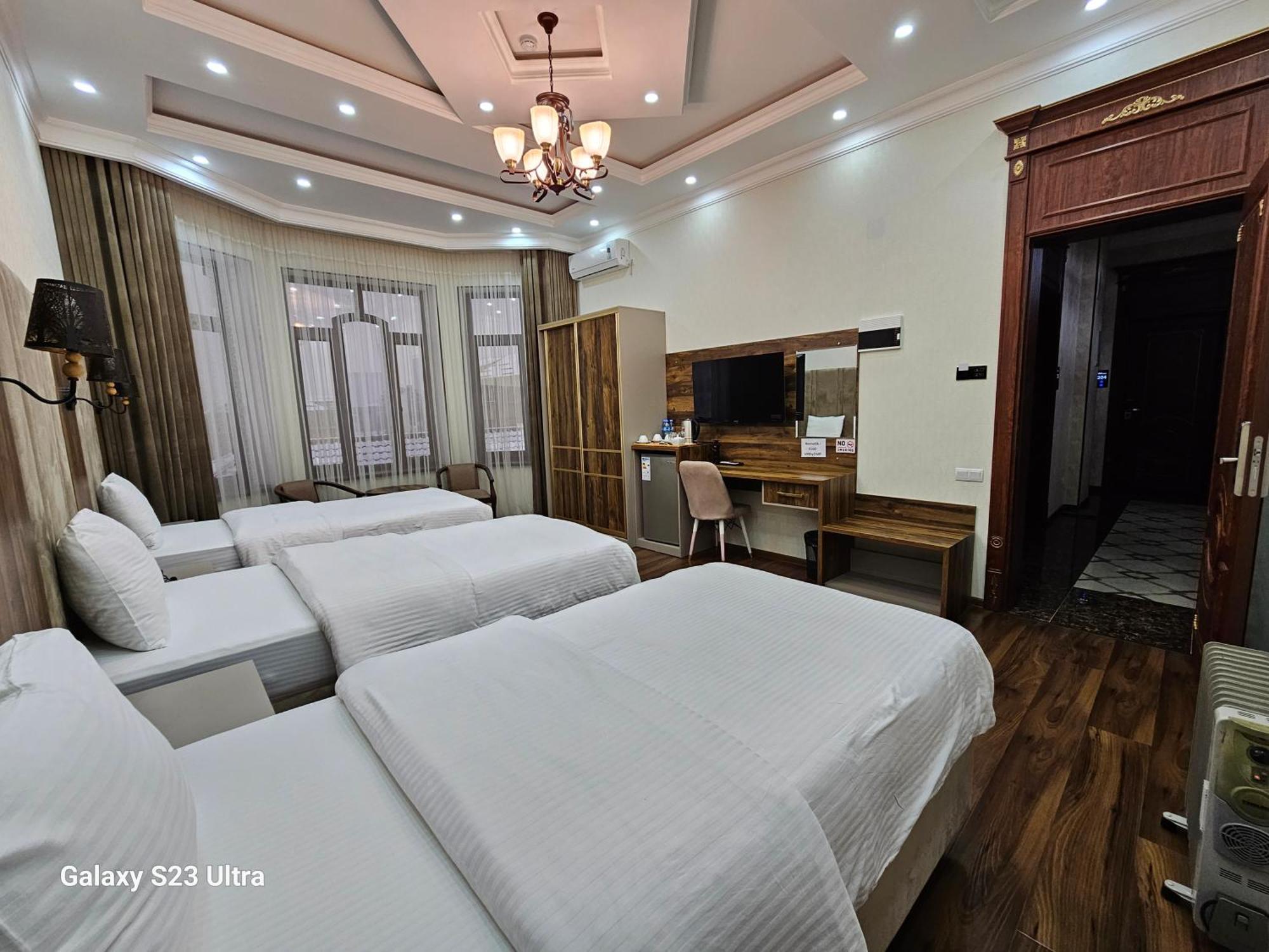 Hotel Sharq Душанбе Екстериор снимка