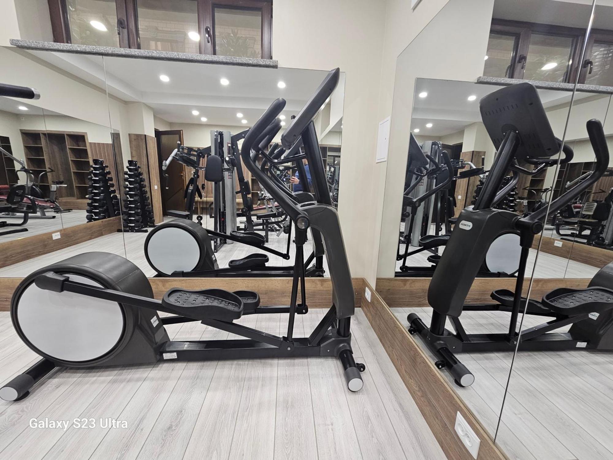 Hotel Sharq Душанбе Екстериор снимка