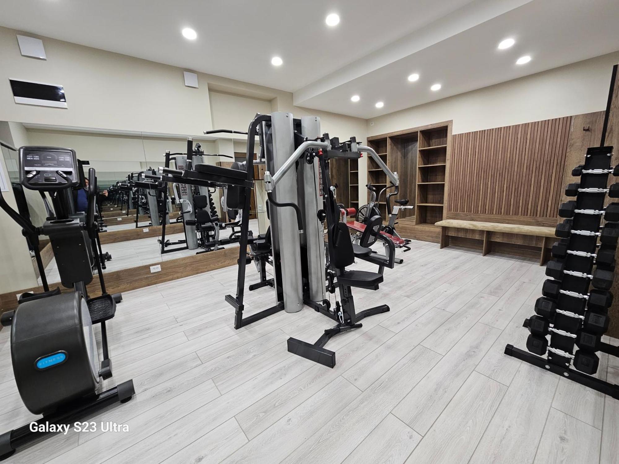 Hotel Sharq Душанбе Екстериор снимка