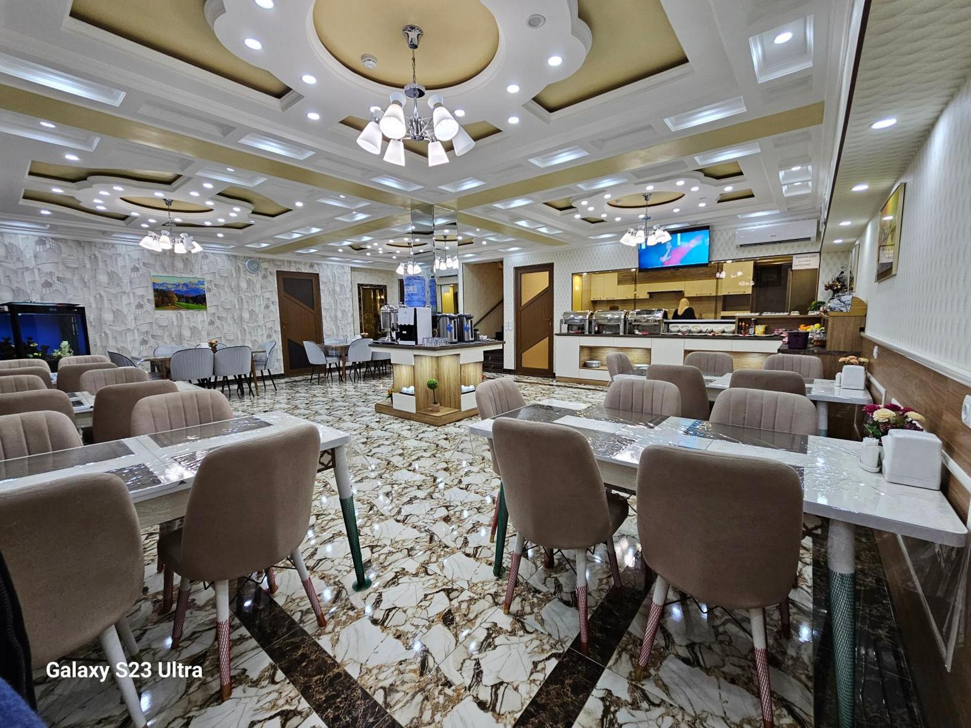 Hotel Sharq Душанбе Екстериор снимка