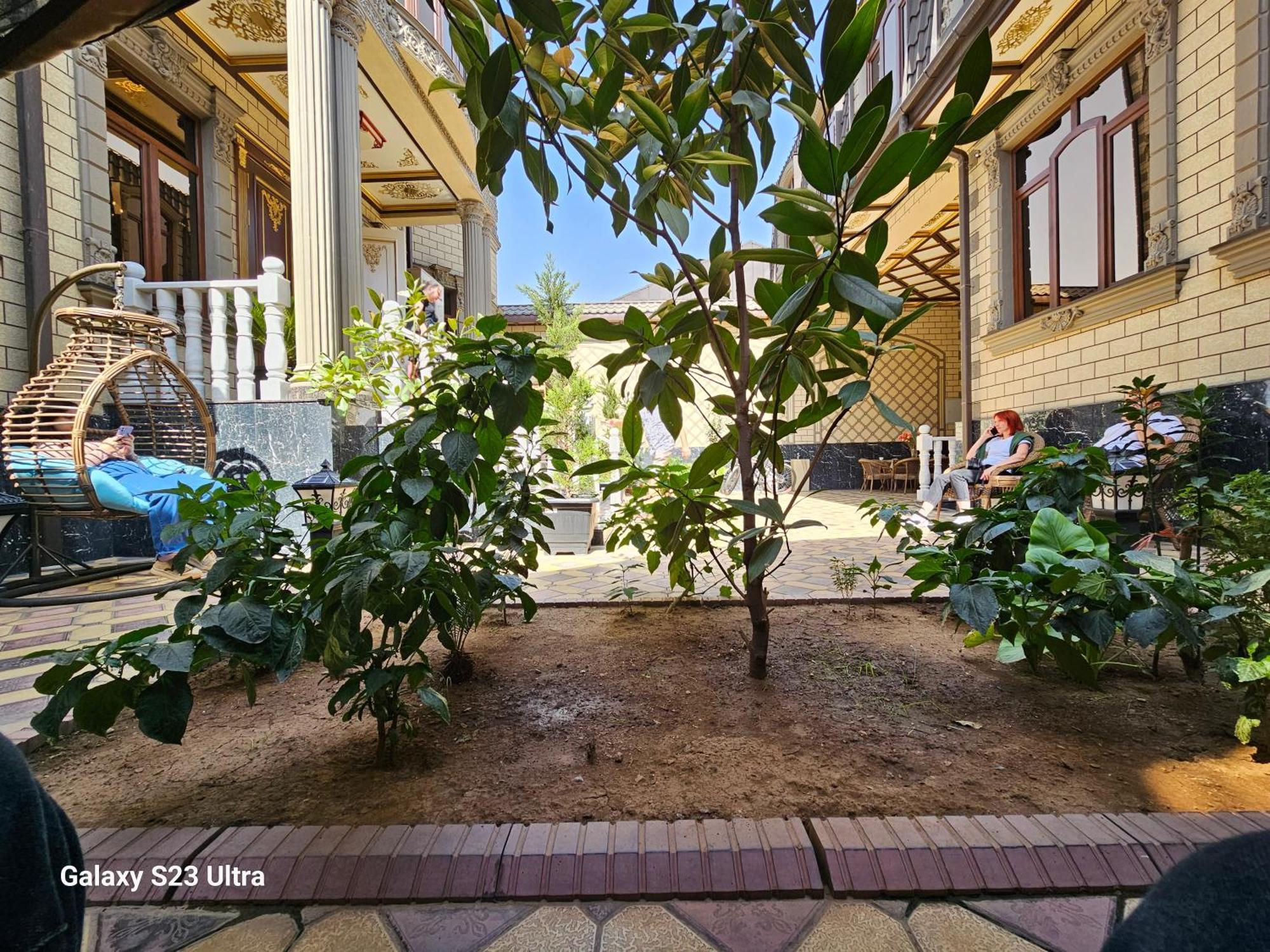 Hotel Sharq Душанбе Екстериор снимка