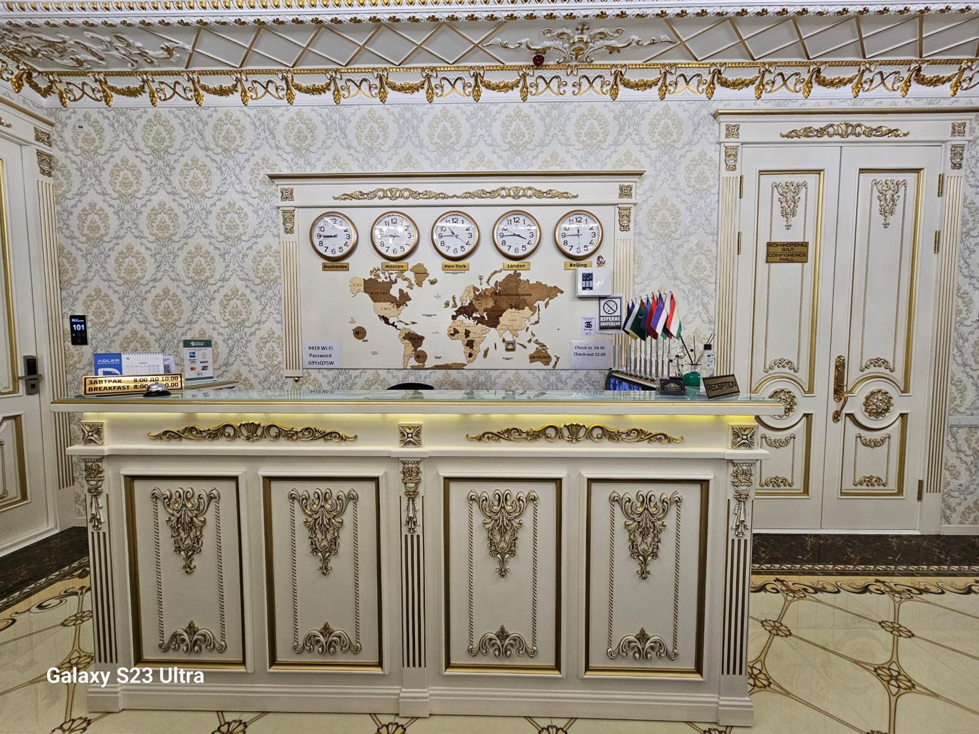 Hotel Sharq Душанбе Екстериор снимка
