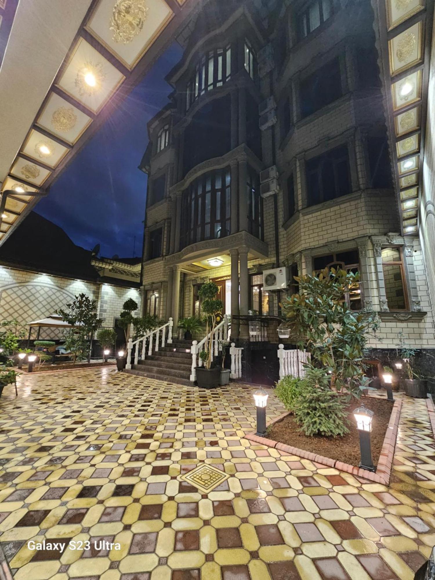 Hotel Sharq Душанбе Екстериор снимка