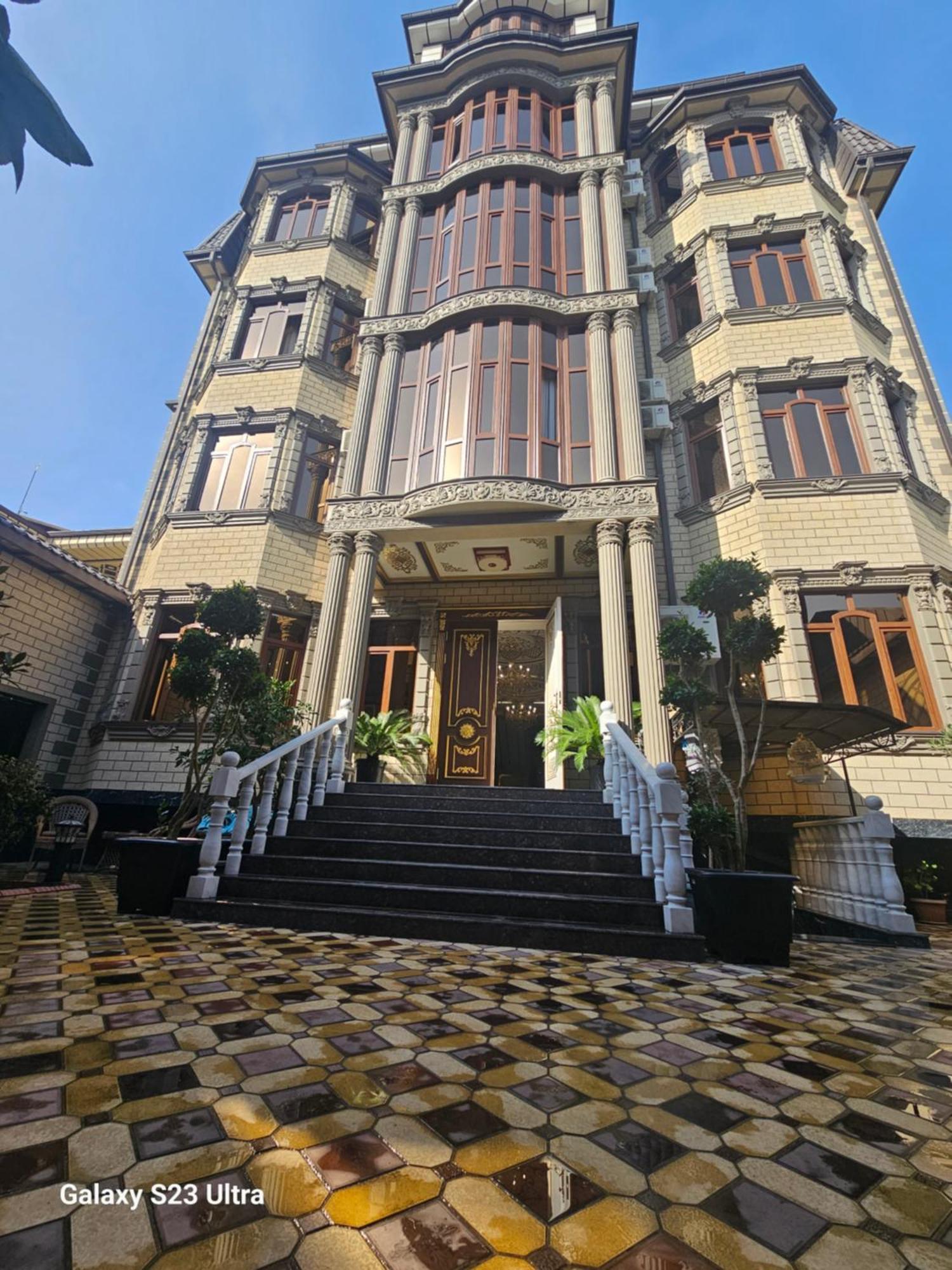 Hotel Sharq Душанбе Екстериор снимка