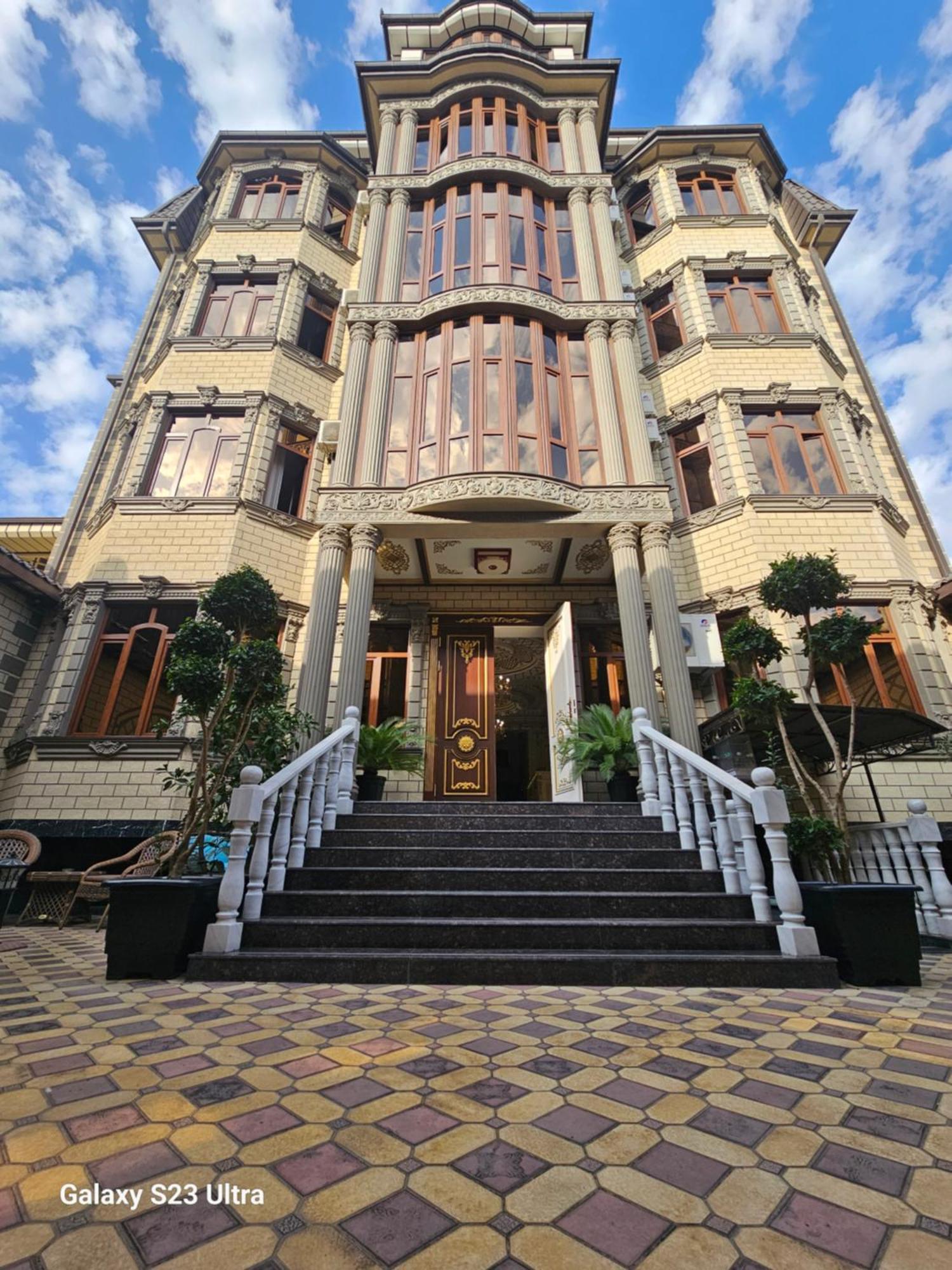 Hotel Sharq Душанбе Екстериор снимка