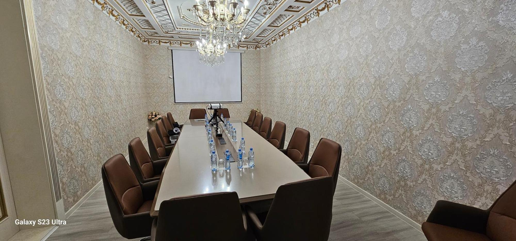 Hotel Sharq Душанбе Екстериор снимка
