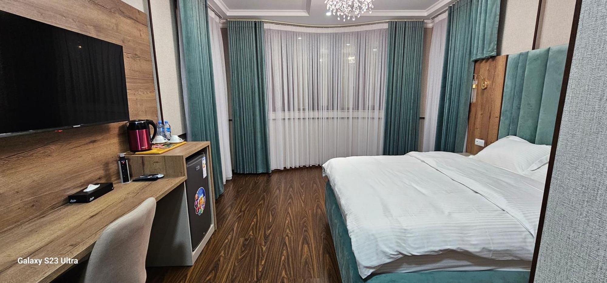 Hotel Sharq Душанбе Екстериор снимка